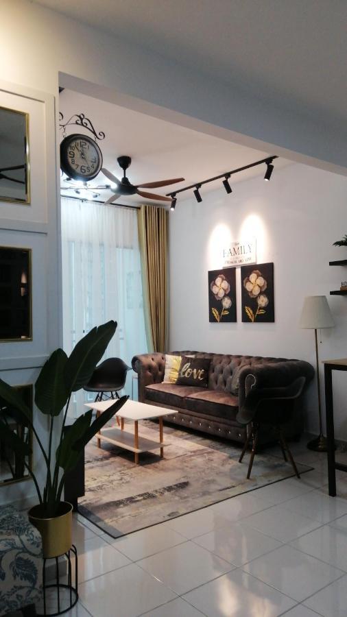Homestay Casa Nur Iman @Adelia Каджанг Екстериор снимка